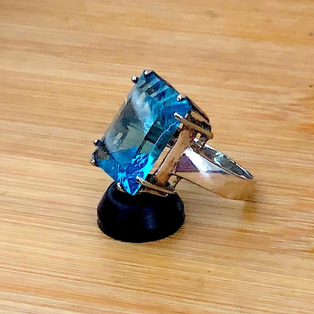 $62 Designer Estate Ring  Sterling Silver  Size 7 & 1/2  Marked 925